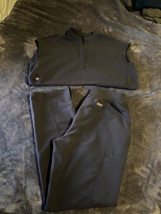 Figs Pants - Figs Kade Cargo pants and Rafaela top in Charcoal